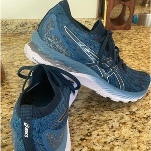 ASICS Gel Nimbus 23 running shoe-EXCELLENT CONDITION!
